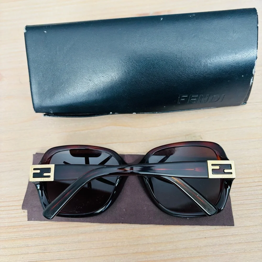 Fendi Brown Tortoise FS5227 Square Sunglasses Women’s W/‎ Case Preloved